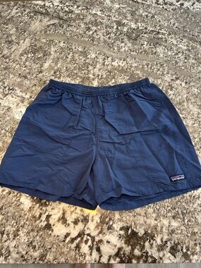 Blue Patagonia Baggies - Mens size Medium
